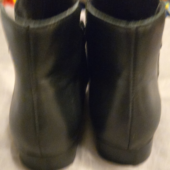 Munro Black Ankle Boots - Picture 5 of 8